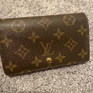 Louis Vuitton Monogram wallet-Authentic